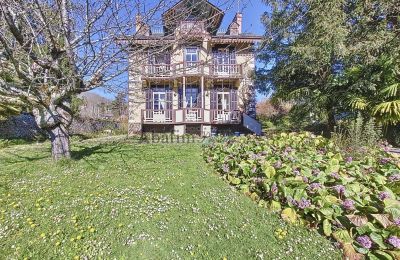 Historische villa te koop Bagnères-de-Bigorre, Occitanie, Achteraanzicht