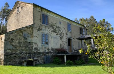 Boerderij te koop Moeche, Sta Cruz de Moeche, Galicië, Fachada trasera