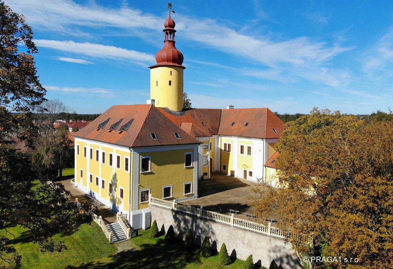 Images Gerenoveerd kasteel in Tsjechië