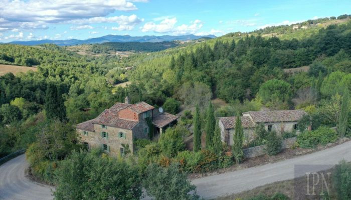 Boerderij te koop 06010 Monte Santa Maria Tiberina, Umbria,  Italië