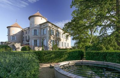 Kasteel te koop Barjac, Occitanie, Hoofdgebouw