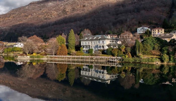 Historische villa te koop Omegna, Piemonte,  Italië