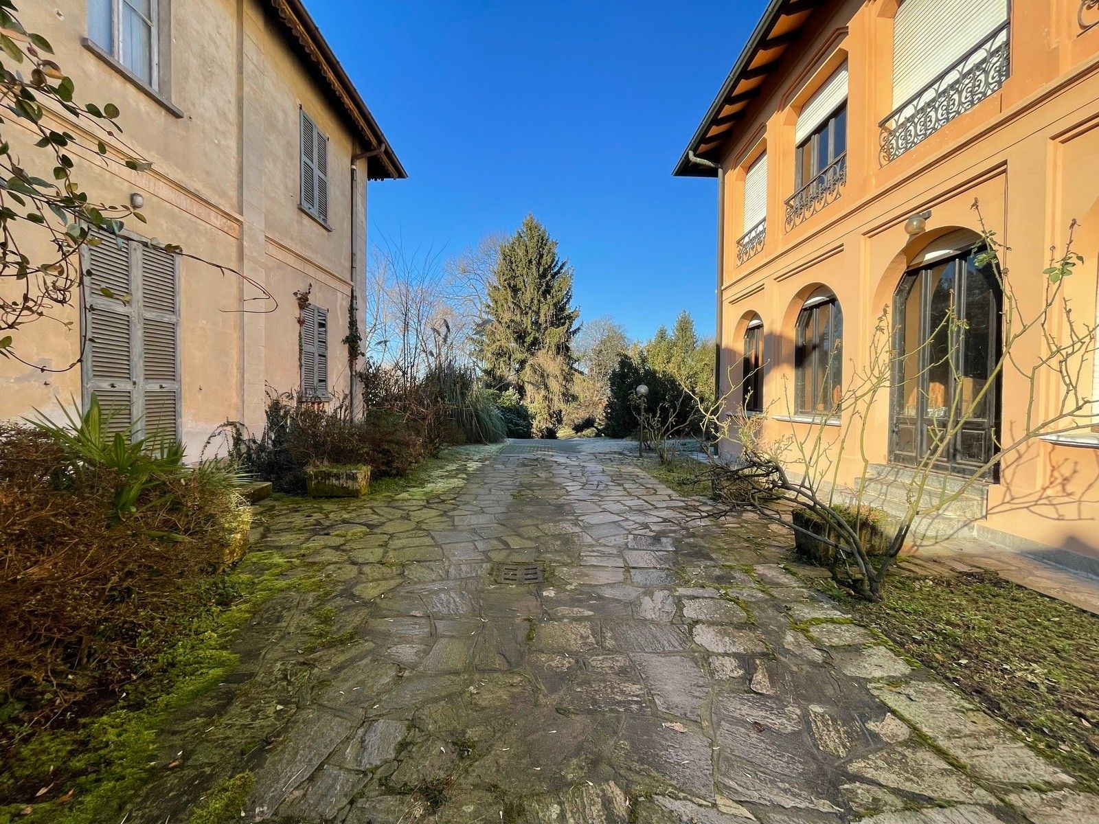 Images Villa in Castelletto Sopra Ticino – Een unieke eigendom met historie