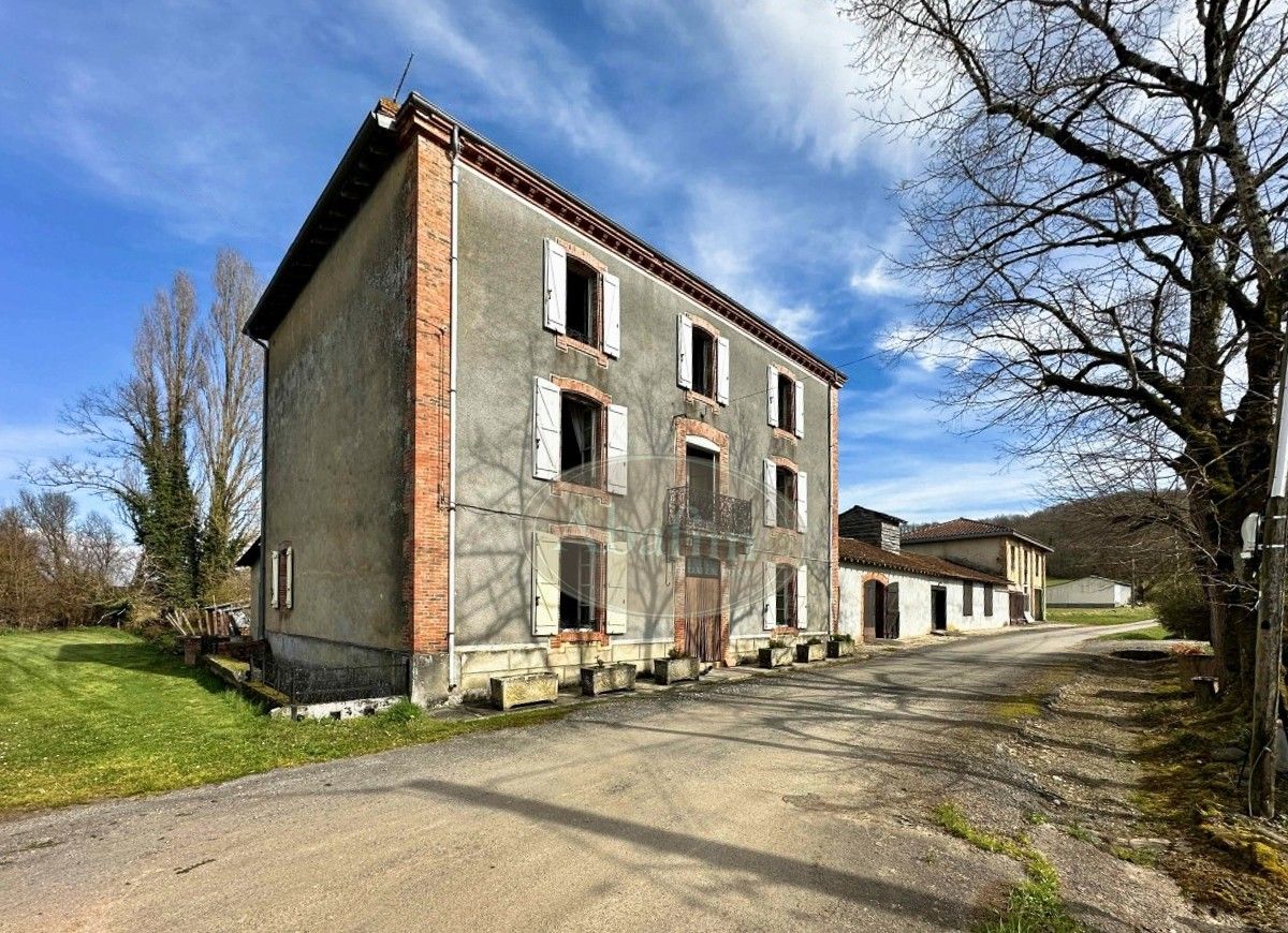 Images Landhuis met tuin en bijgebouwen nabij Boulogne-sur-Gesse