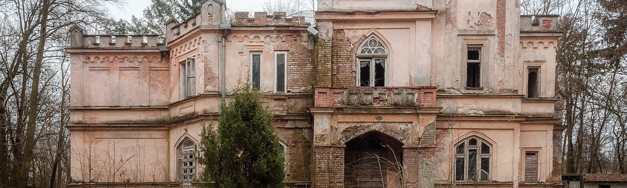 Images Paleis te koop in Mazovië, 100 km ten oosten van Warschau