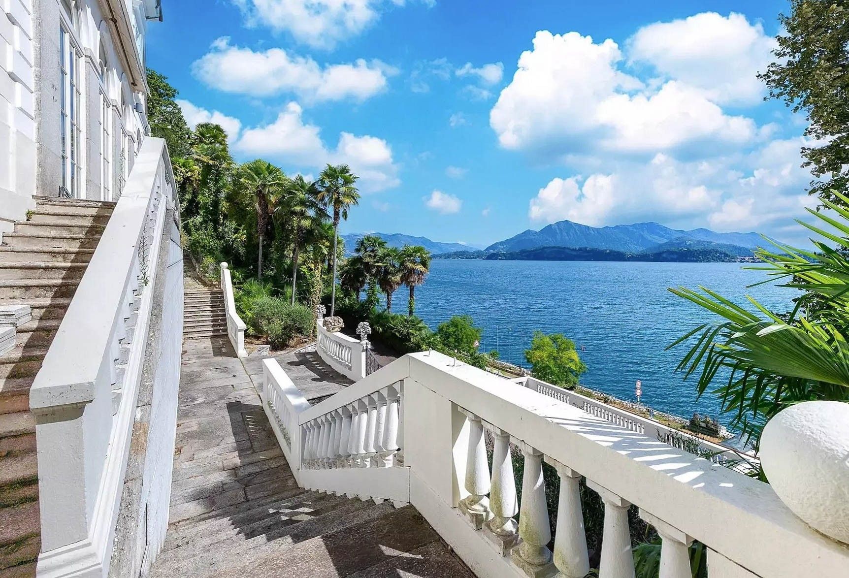 Images Prestigieuze villa/hotel aan de Piemontese oevers van het Lago Maggiore