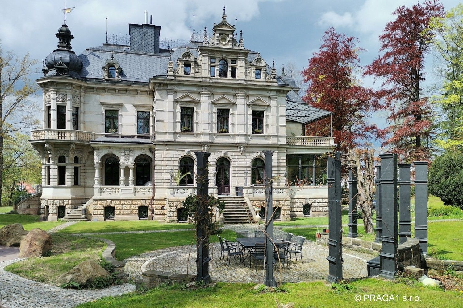 Images Prachtige neo-renaissance villa vlakbij de Duitse grens