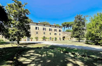 Vastgoed, Statig landgoed met veel potentieel op heuvelachtige locatie met uitzicht op Siena