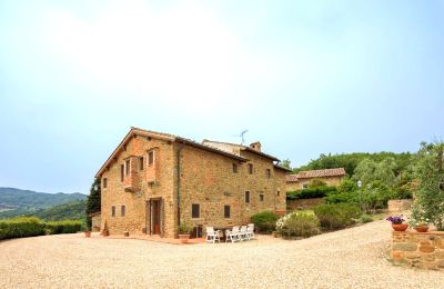 Plattelandswoning te koop Figline e Incisa Valdarno, Toscane, RIF 2966 Haupthaus und Vorplatz