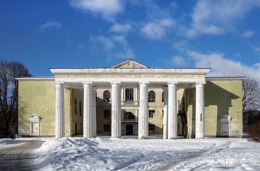 Foto's /pp/cc_by_nc_nd/medium-pano-estonia-palace-of-culture-vasily-gerasimov.jpg