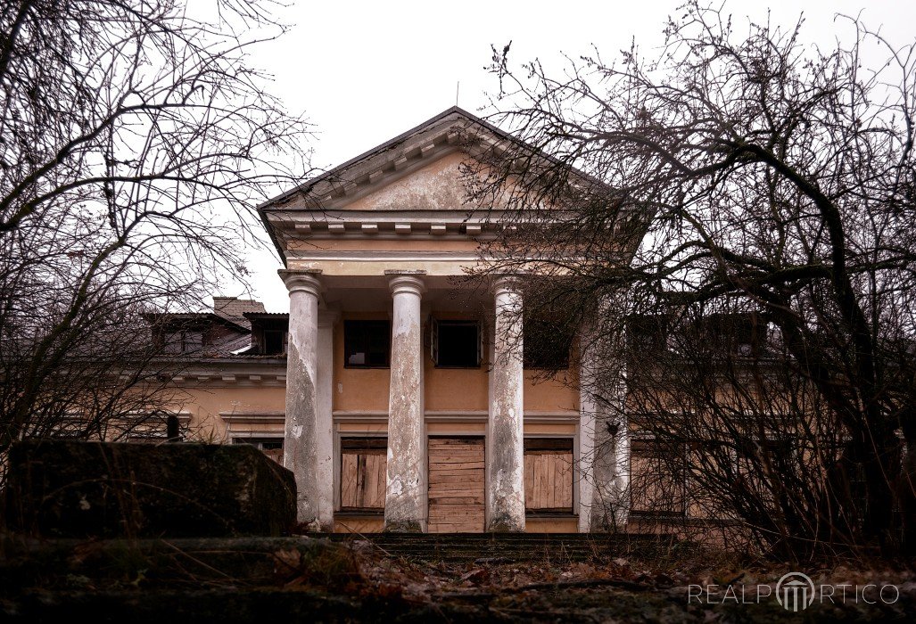 Sanierungsbedürftiges Herrenhaus in Litauen, Litouwen